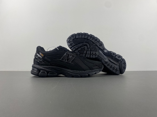 New Balance 1906R Cordura Black Magnet M1906RWF