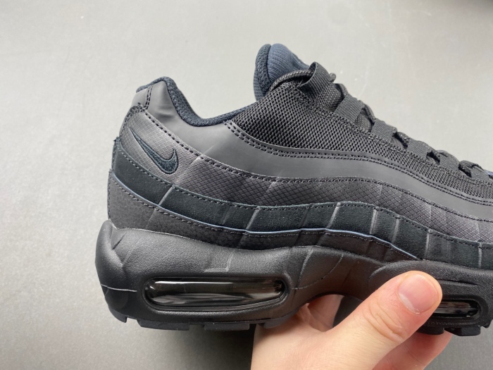 Air Max 95 Essential Triple Black  CI3705-001