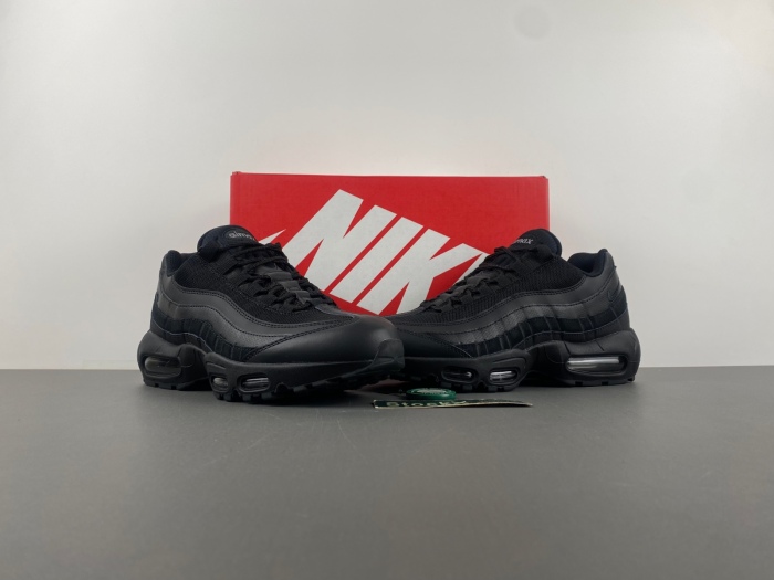 Air Max 95 Essential Triple Black  CI3705-001