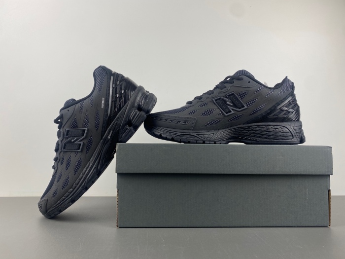 New Balance 1906W Black Silver Metallic U1906WFD