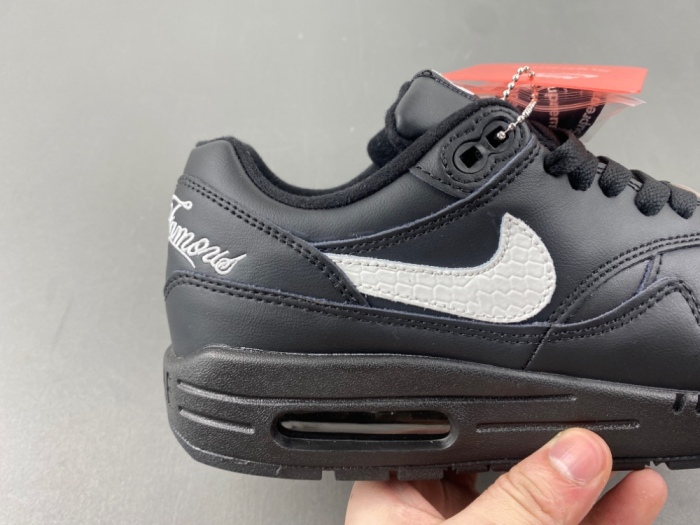 Air Max 1 '87 SP Supreme Black White  HF8813-001