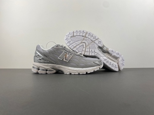 New Balance 1906W Silver Metallic  U1906WFE