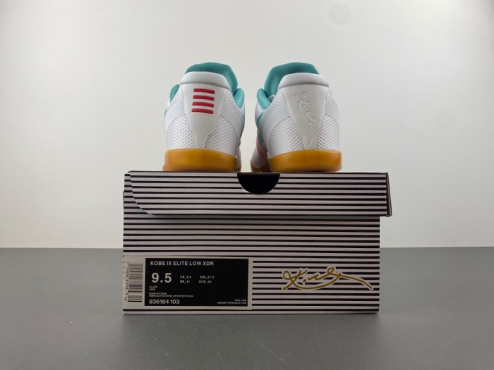 Kobe 11 EM Low Summer Pack  836183-103