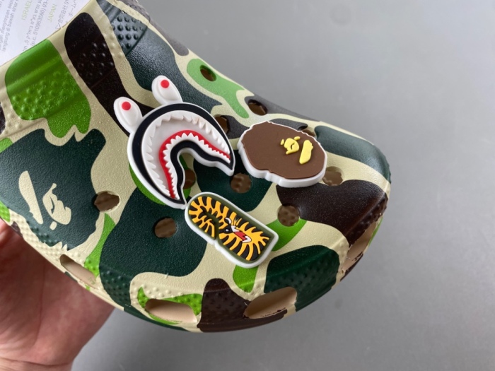 Crocs Classic Clog A Bathing Ape ABC Camo 209627-212 209627-4TB 209627-6I2
