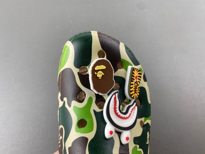 Crocs Classic Clog A Bathing Ape ABC Camo 209627-212 209627-4TB 209627-6I2