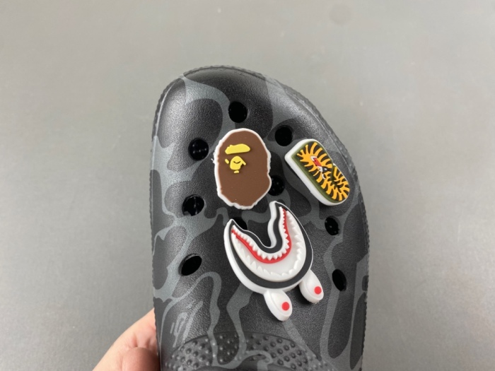 Crocs Classic Clog A Bathing Ape ABC Camo 209627-212 209627-4TB 209627-6I2