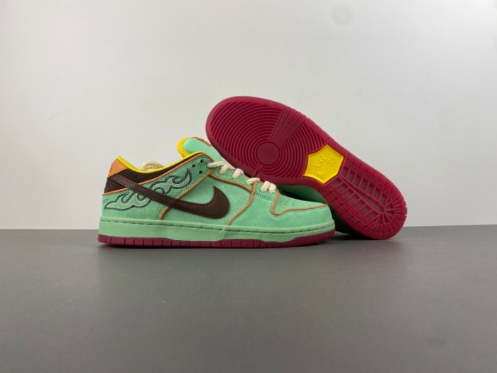 SB Dunk Low Rodeo Tourmaline HF3058-300