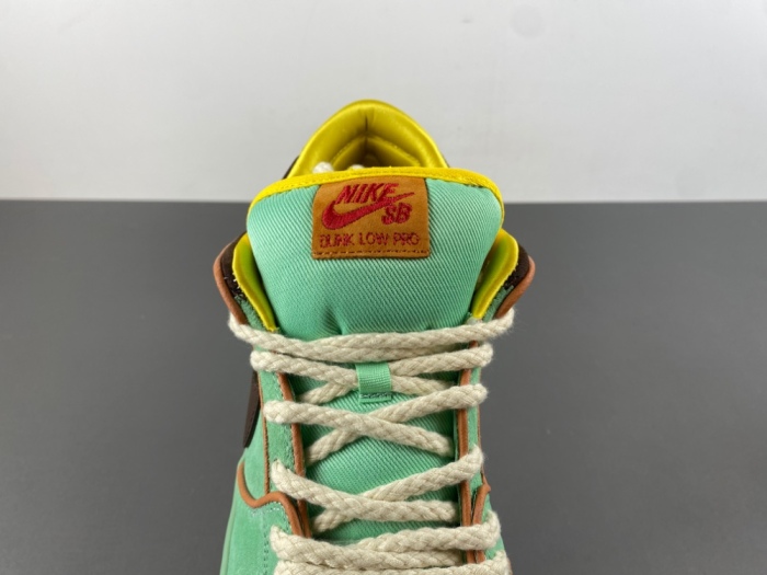 SB Dunk Low Rodeo Tourmaline HF3058-300