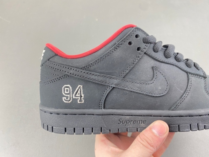 SB Dunk Low Supreme 94 Black HQ8487-001