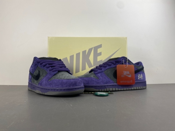 SB Dunk Low Supreme 94 Ink HQ8487-500