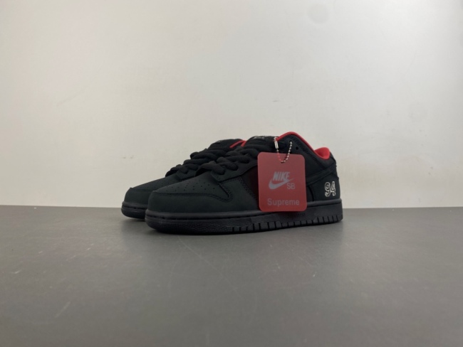SB Dunk Low Supreme 94 Black HQ8487-001