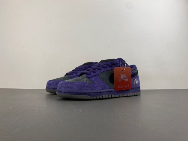 SB Dunk Low Supreme 94 Ink HQ8487-500