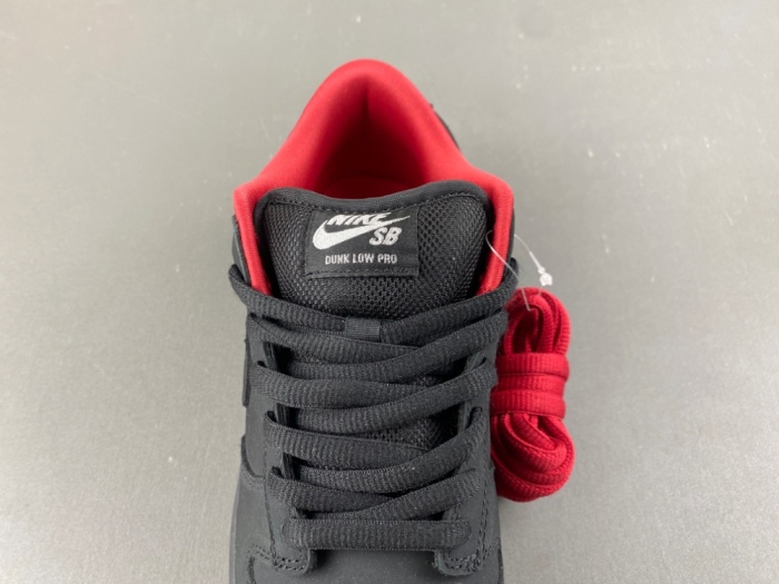 SB Dunk Low Supreme 94 Black HQ8487-001