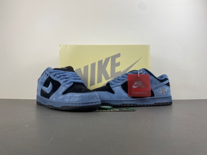 SB Dunk Low Supreme 94 Ocean Fog HQ8487-400