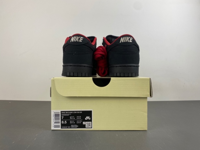 SB Dunk Low Supreme 94 Black HQ8487-001