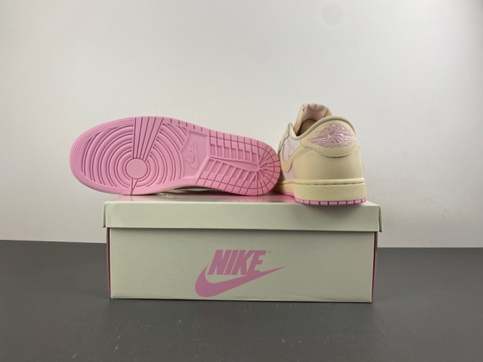 Air Jordan 1 Retro Low OG SP Travis Scott Shy Pink IQ7604-100