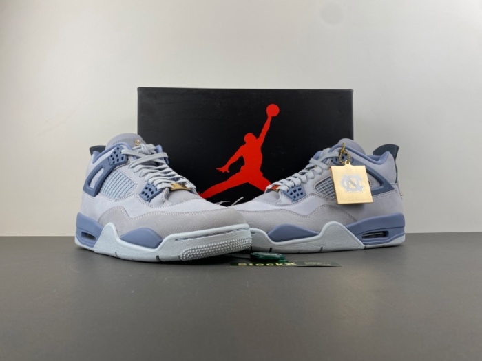 Air Jordan 4 Retro UNC Tar Heels PE HV9204-407