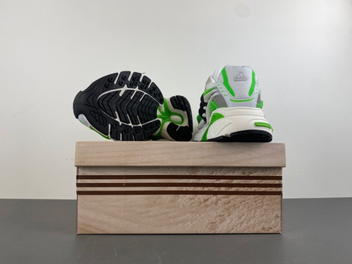 Adistar Jellyfish Pharrell Williams Real Green  JP9260