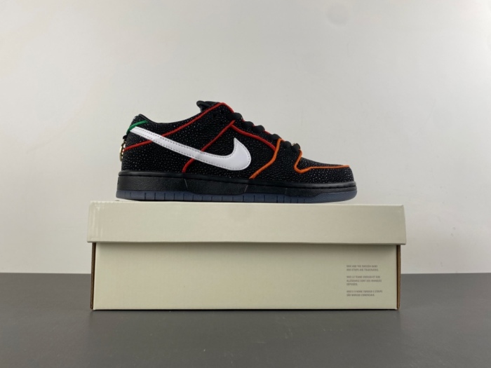 SB Dunk Low Bronx Girls Skate HV1664-001