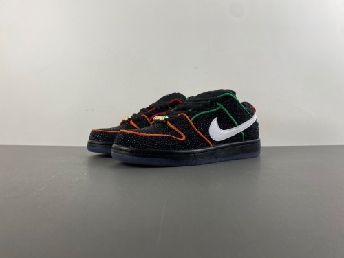 SB Dunk Low Bronx Girls Skate HV1664-001