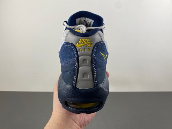 Air Max 95 SB Eric Koston Obsidian Speed Yellow  HQ8492-400