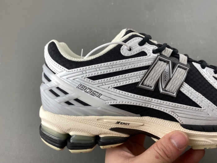 New Balance 1906R White Black Metallic U1906RCI