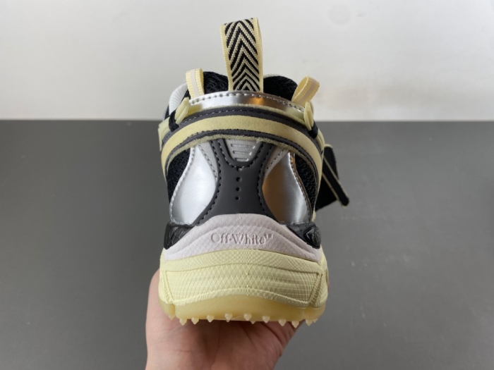 O*ff W*hite Low Tops Sneakers MK 20260623-1