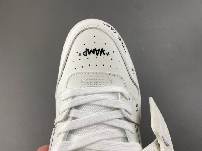 O*ff W*hite Low Tops Sneakers MK 20260625-26
