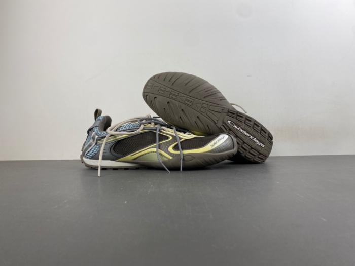 B*alenciaga Monday Ultra Sneaker AM20260701-1