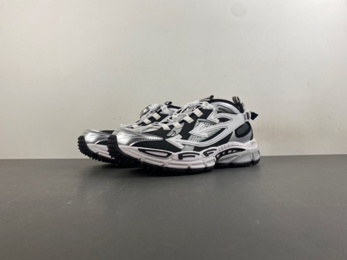 O*ff W*hite Low Tops Sneakers MK 20260827-11