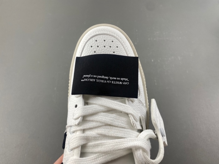 O*ff W*hite Low Tops Sneakers MK 20260827-14
