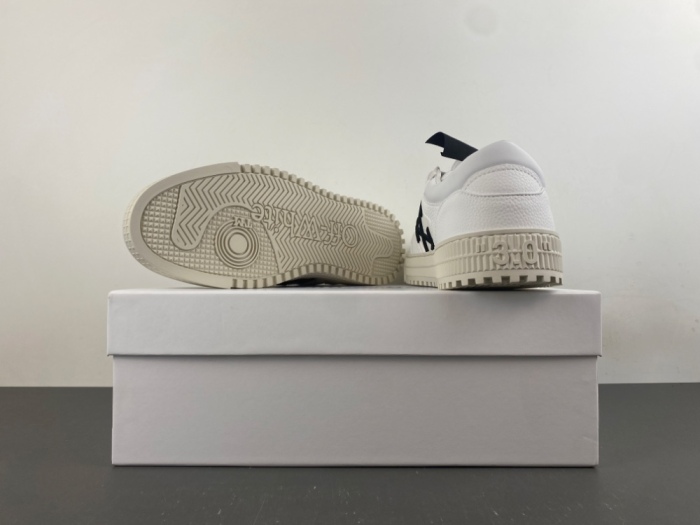 O*ff W*hite Low Tops Sneakers MK 20260827-14