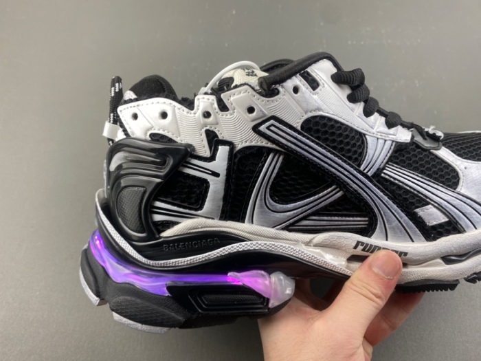 B*alenciaga runner LED Sneaker AM20260829-9