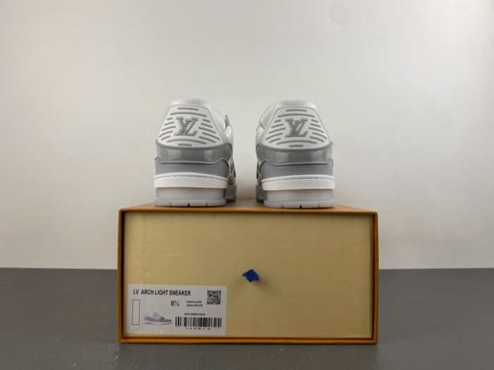 L*ouis V*uitton Top Sneaker Trainer MK20260829-15