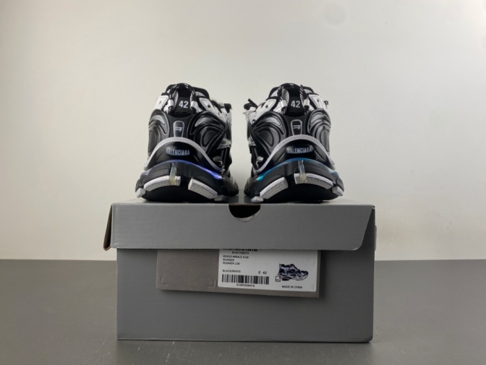 B*alenciaga runner LED Sneaker AM20260829-9