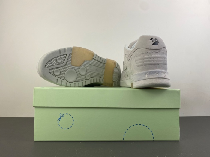 O*ff W*hite Low Tops Sneakers MK 20260901-3