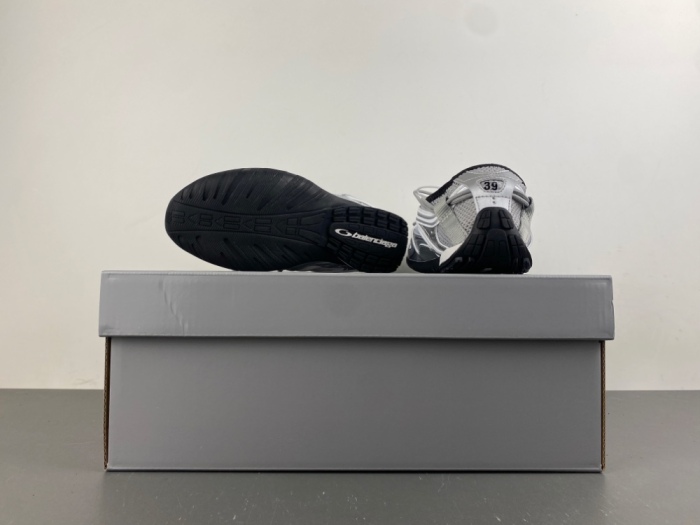 B*alenciaga Monday Ultra Sneaker AM20260903-5