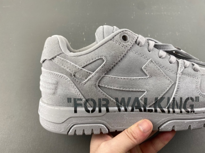 O*ff W*hite Low Tops Sneakers MK 20260904-1