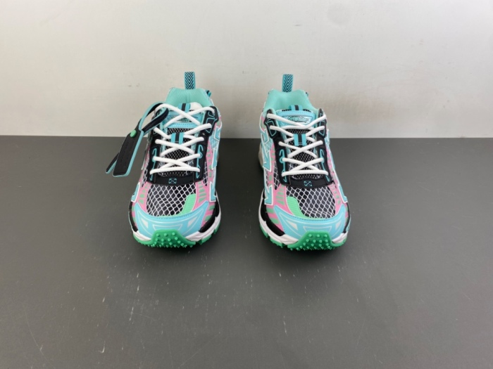 O*ff W*hite Low Tops Sneakers MK 20260904-5