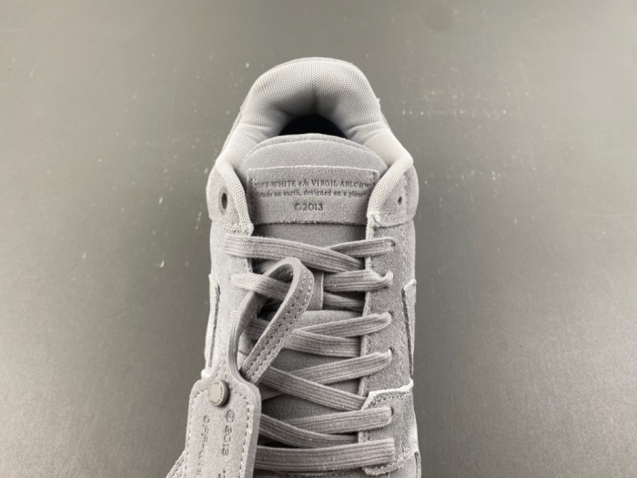 O*ff W*hite Low Tops Sneakers MK 20260904-1