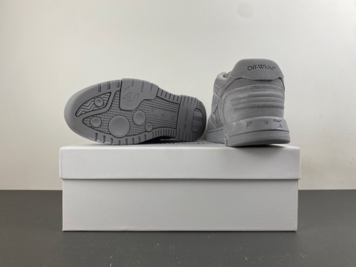O*ff W*hite Low Tops Sneakers MK 20260904-1