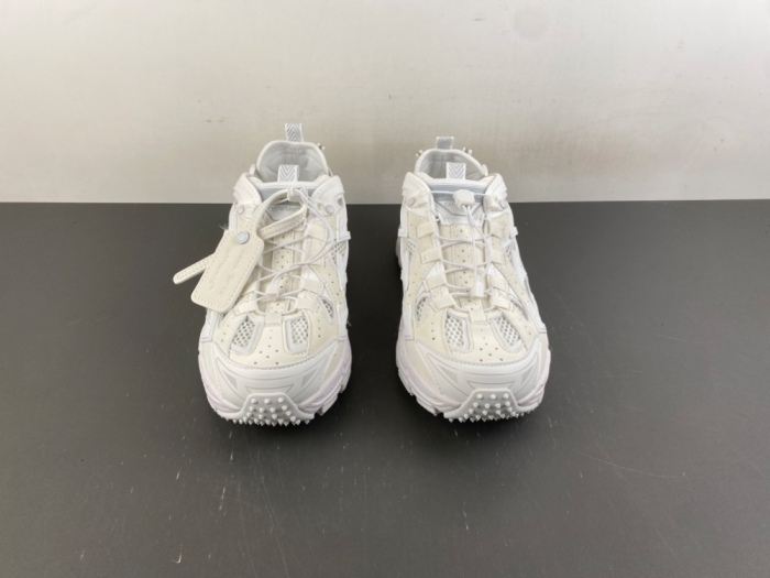 O*ff W*hite Low Tops Sneakers MK 20260907-7