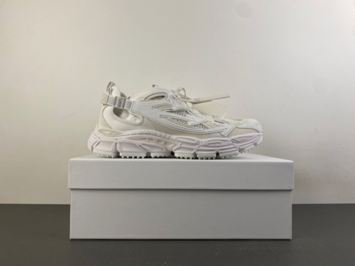 O*ff W*hite Low Tops Sneakers MK 20260907-7