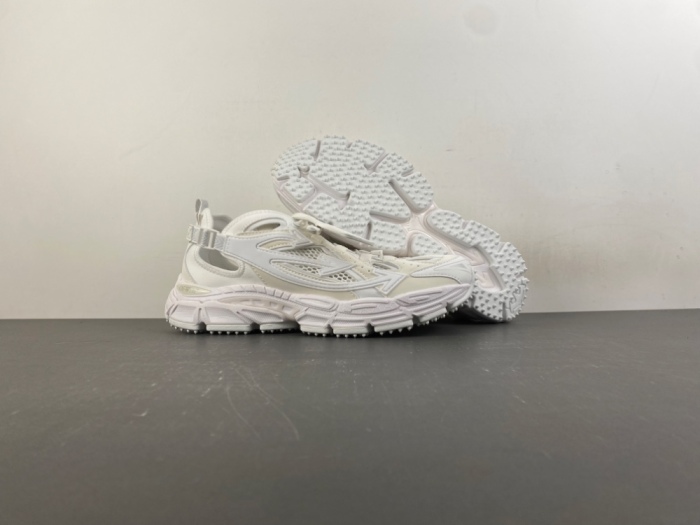 O*ff W*hite Low Tops Sneakers MK 20260907-7