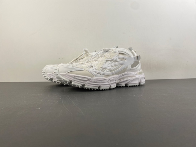 O*ff W*hite Low Tops Sneakers MK 20260907-7