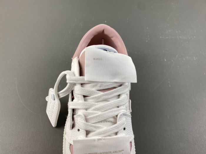 O*ff W*hite Low Tops Sneakers MK 20260910-1
