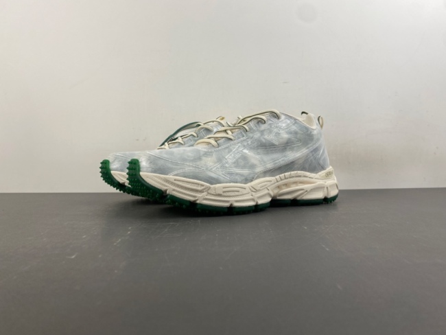 O*ff W*hite Low Tops Sneakers MK 20260910-9