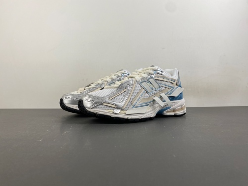 New Balance 1906A Sneaker Sea Salt & Altitude Metallic U19065IC