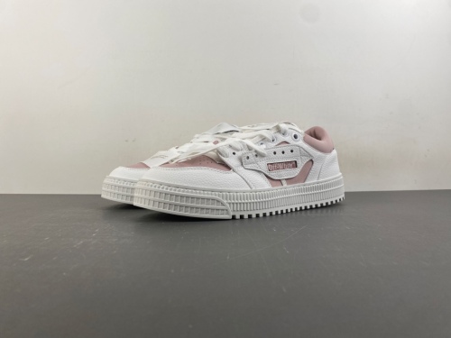 O*ff W*hite Low Tops Sneakers MK 20260910-1