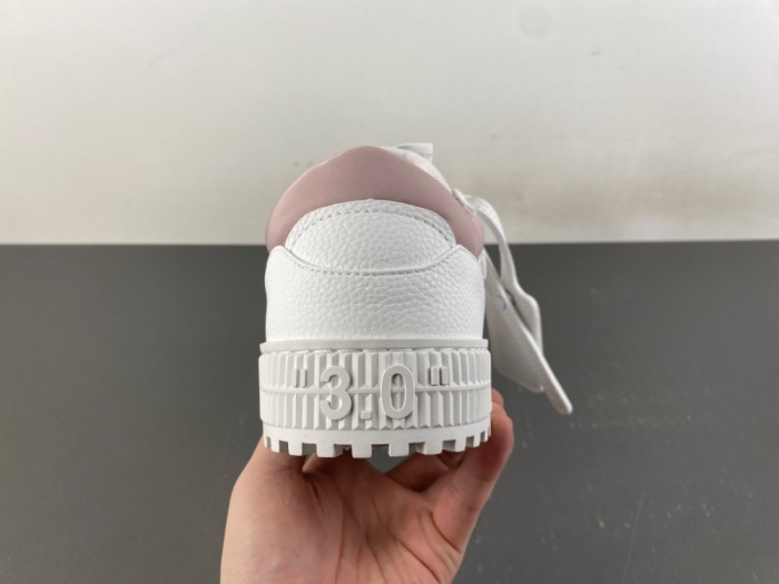 O*ff W*hite Low Tops Sneakers MK 20260910-1